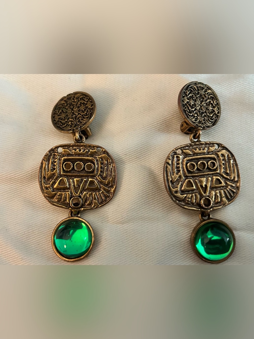 Oscar de la Renta Gold-Tone Earrings with Emerald Green Glass Drops Vintage